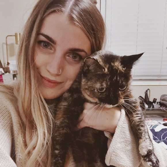 ashlyadms
